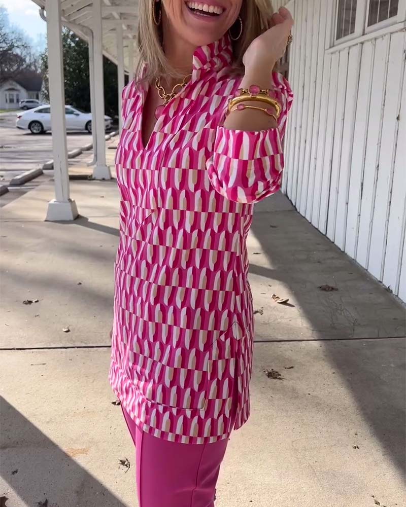 Top met opstaande kraag en negenkwartmouwen met print