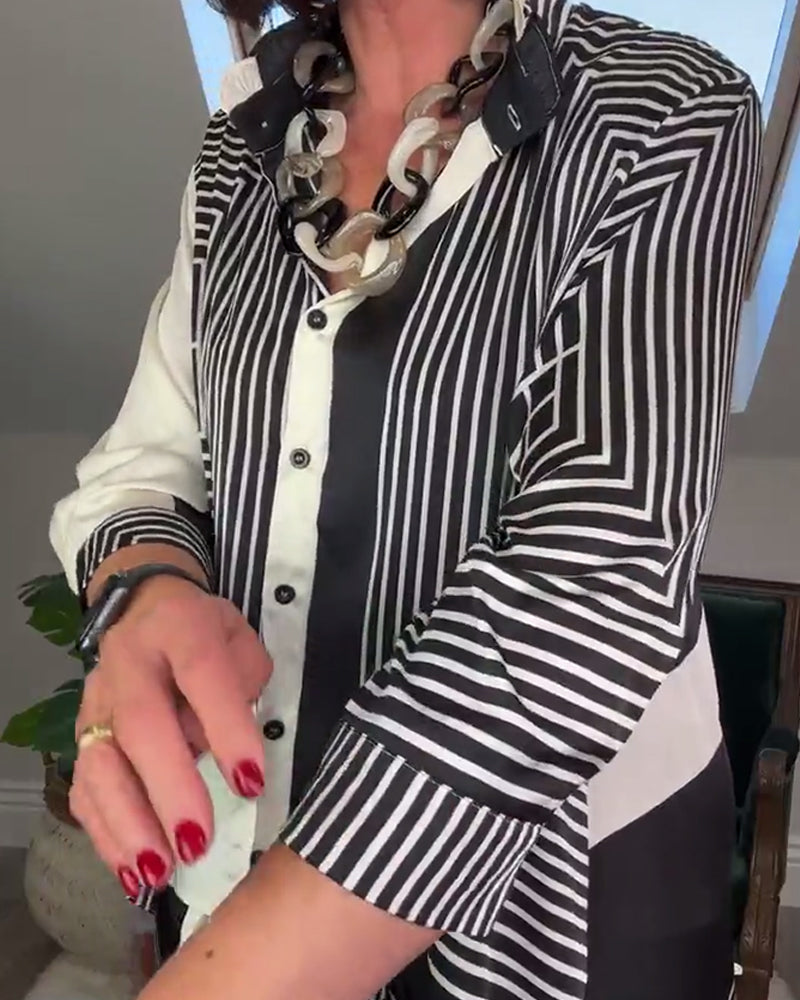 Modieus overhemd met onregelmatige patchwork-knopen en print