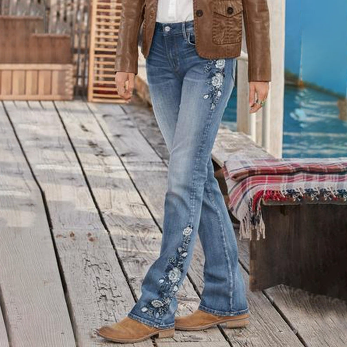 Dames bootcut jeans met bloemenborduurwerk - elegant casual wear